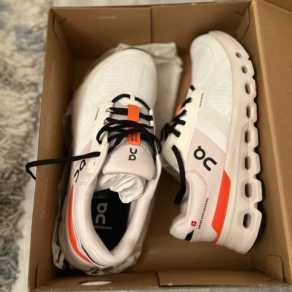 On Running Cloudstratus White and Orange Athletic Shoes
Cloudrunner 2 - Picture 3 of 6
